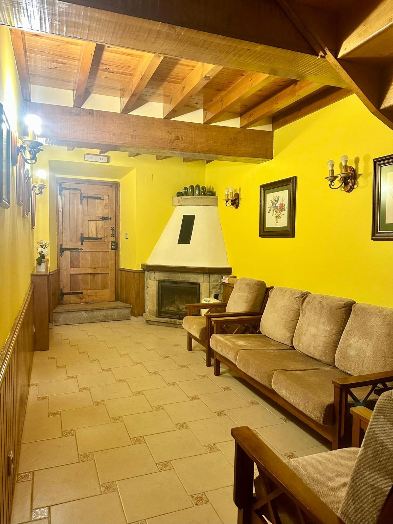 Casa Rural El Torrejon Arenas De Cabrales Buitenkant foto